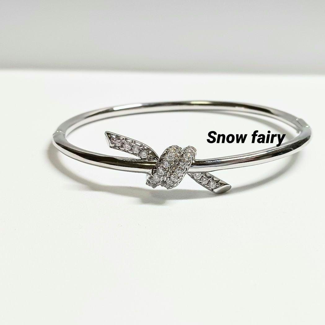 ノットブレスレット　ハーフストーン　ホワイトゴールドカラー　17cm