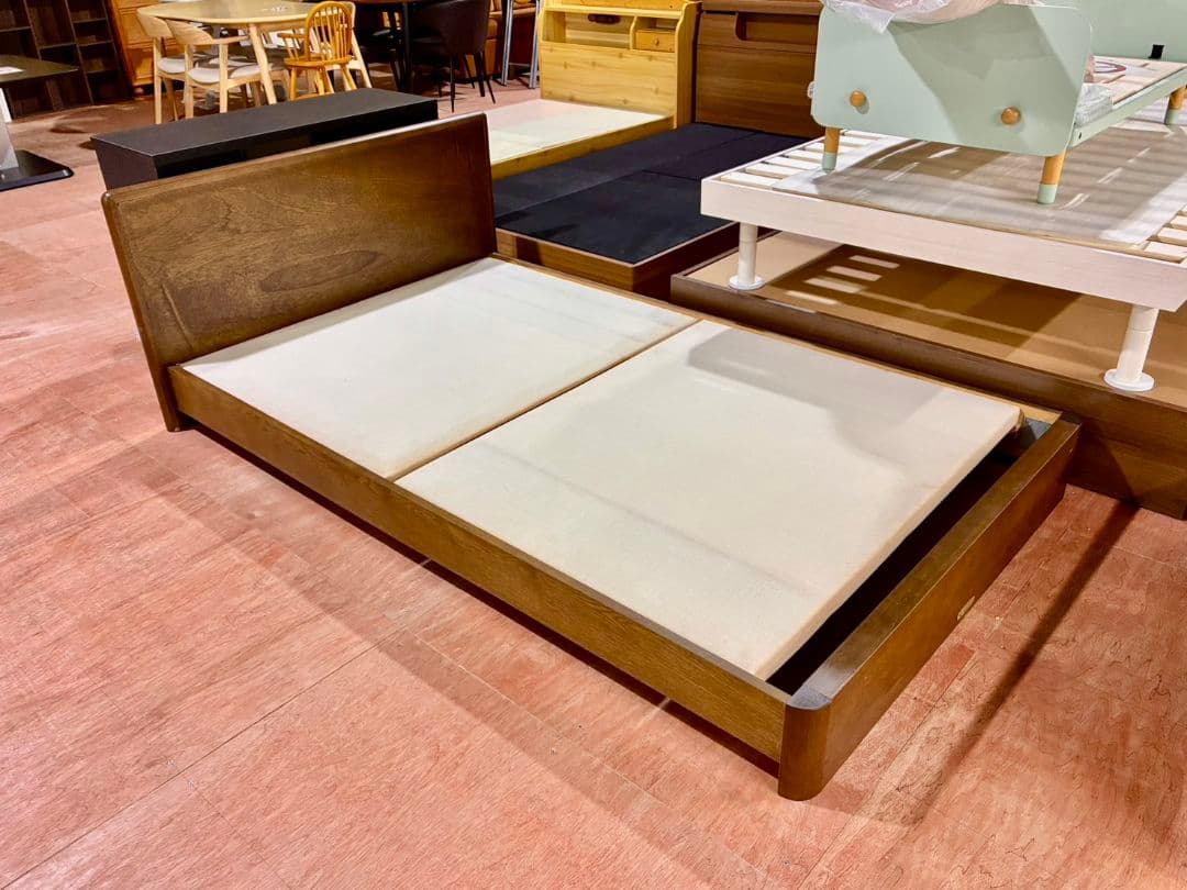 【現地引取OK】Simmons セミダブルベッドフレーム