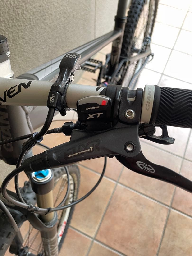 GIANT ANTHEM 2012年モデル　EASTONホイール・ ハンドルバー