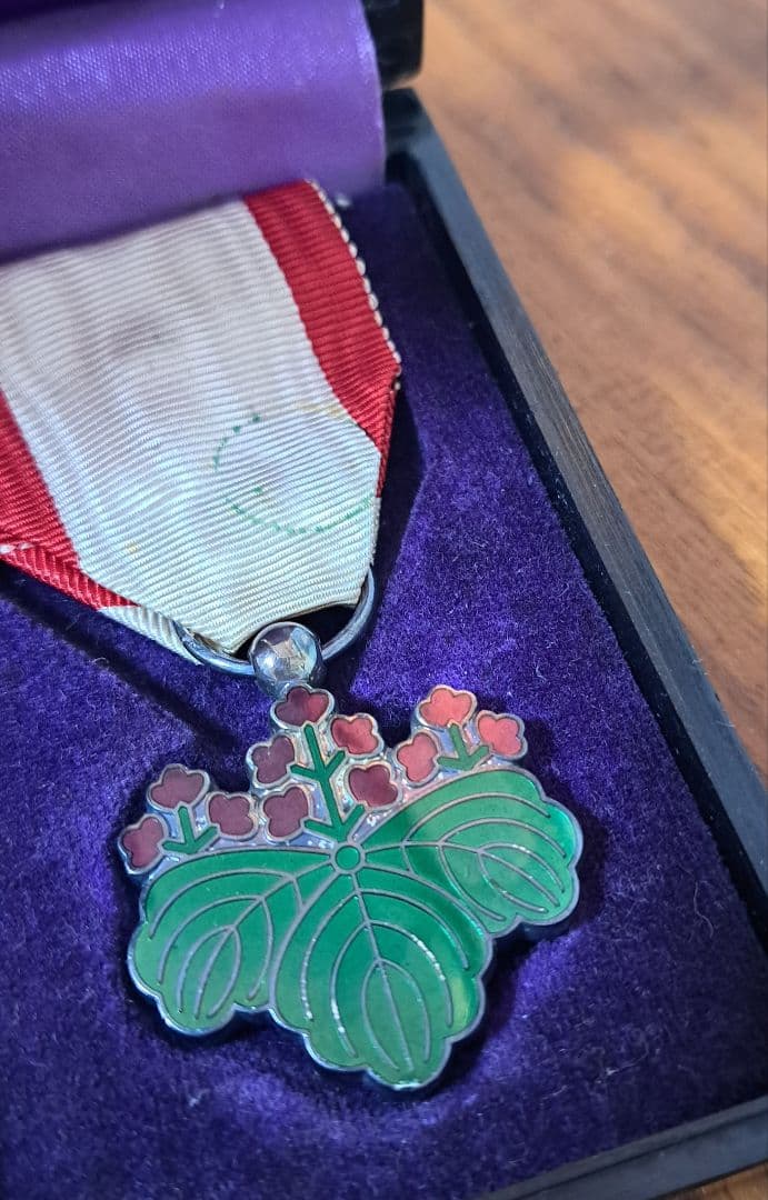 勲七等 青色桐葉章 国家 勲章﻿ 銀製 五三の桐 勲功旌章