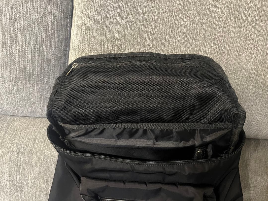 美品　emmi エミ　撥水ベーシック リュック バックパック　パスケース付き