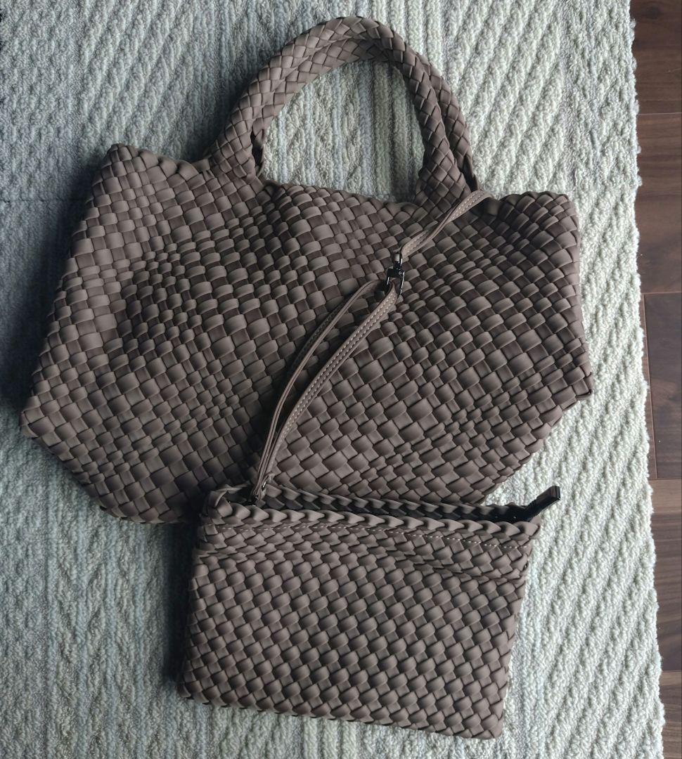 【新品 未使用】ベージュ軽量トートバッグ ポーチ付き セレクトショップで購入