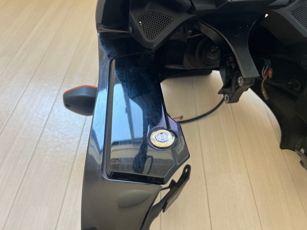 CB400SB アッパーカウル　ヘッドライト付き