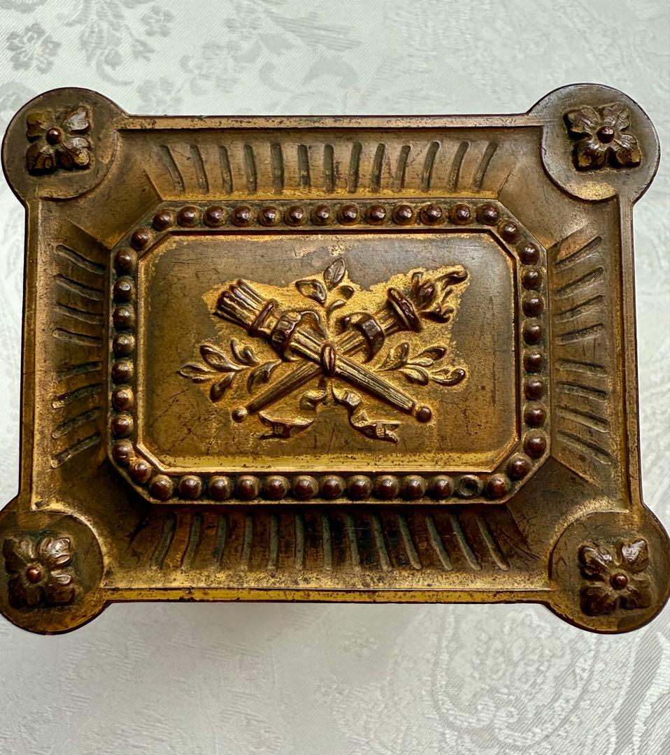 フランスアンティーク、ブロン ズジュエリーボックス、宝石箱 ドレッサー型