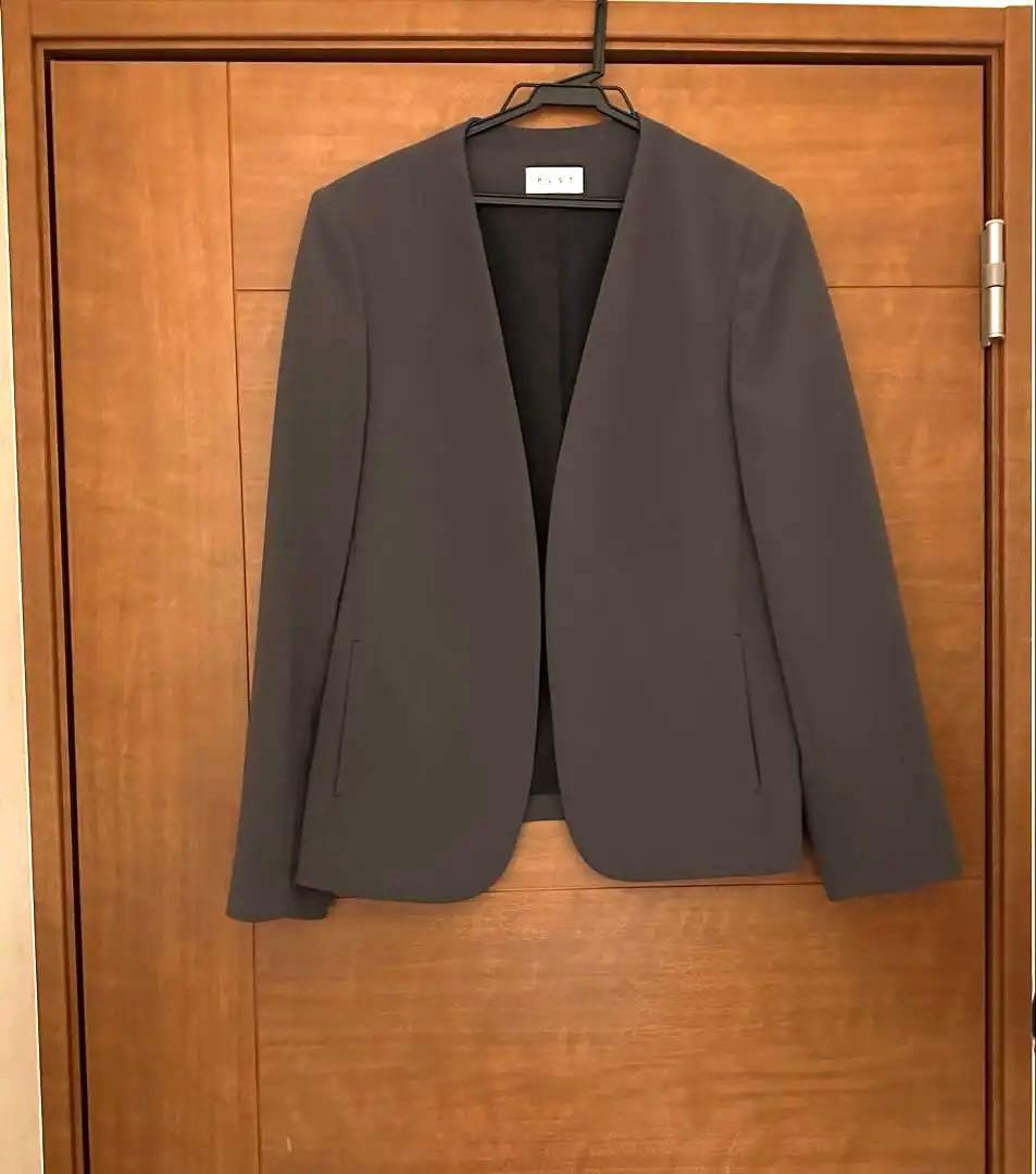 プラステ PLST セットアップ スーツ グレー ノーカラージャケット 2023