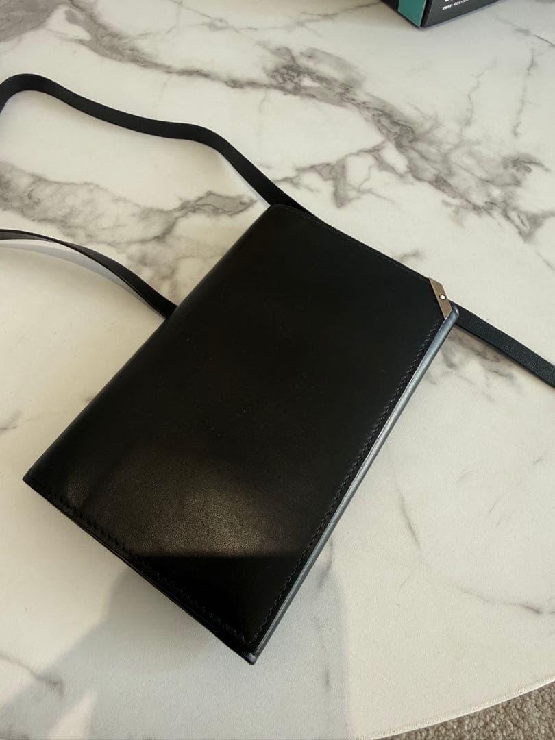 モンブラン ブラックレザー筆箱 メタルアクセント付き