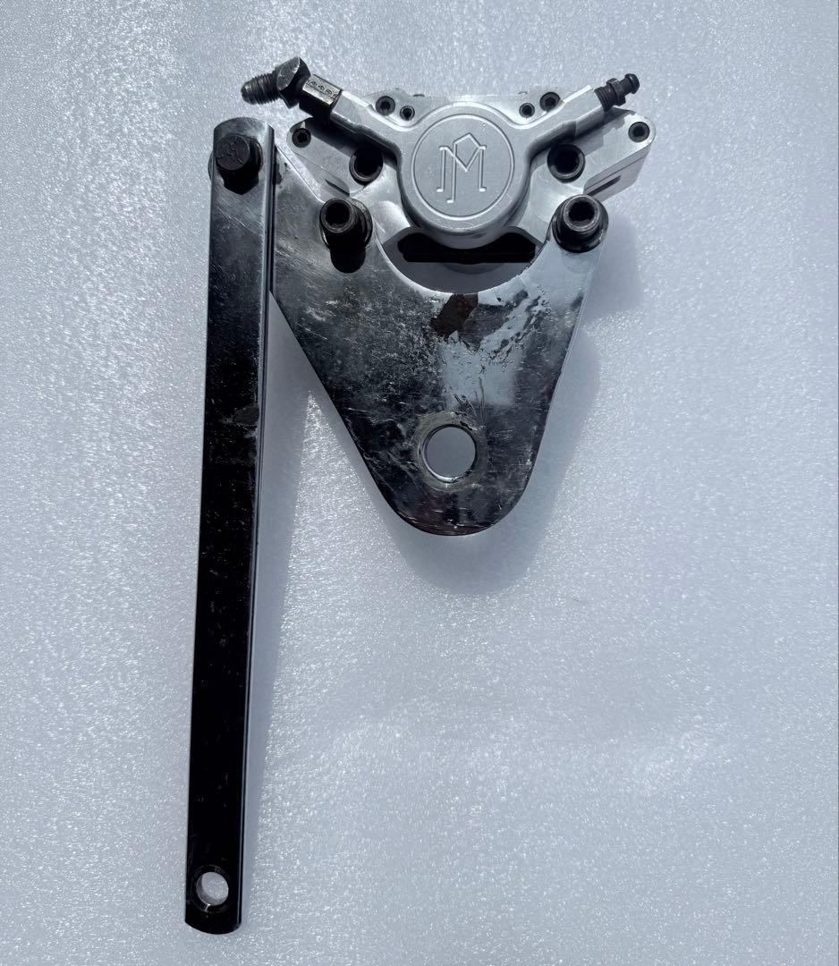 PMパフォーマンスマシン リアブレーキ キャリパー サポートつき