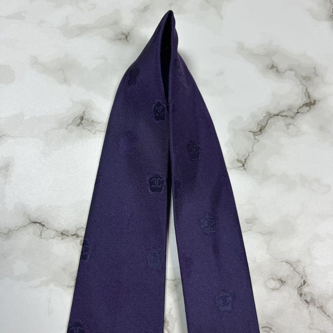 新品　シャネル　ネクタイ　花柄　紫　チェーン　光沢　刺繍　カメリア　ムラサキ