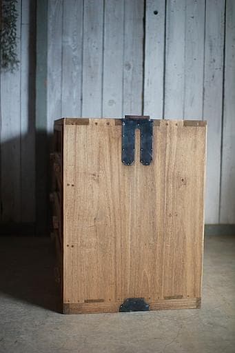 前面ガラスの引き出し3段　食器棚　収納棚　キャビネット　シャツケース　古家具