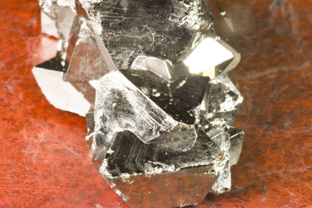 ペルー ワンサラ鉱山産 八面体パイライトS-01