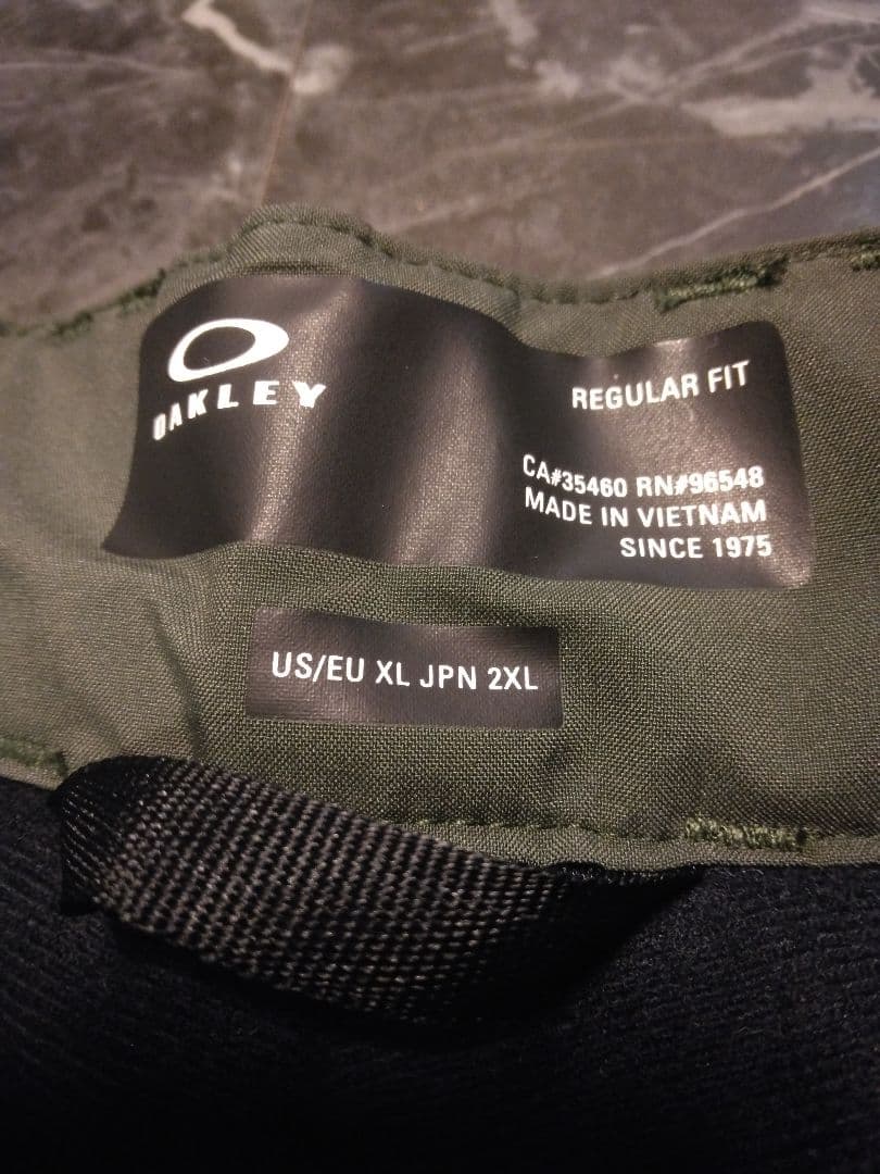 新品 OAKLEY GORE-TEX スノーボードパンツ　スキーパンツ　XXL