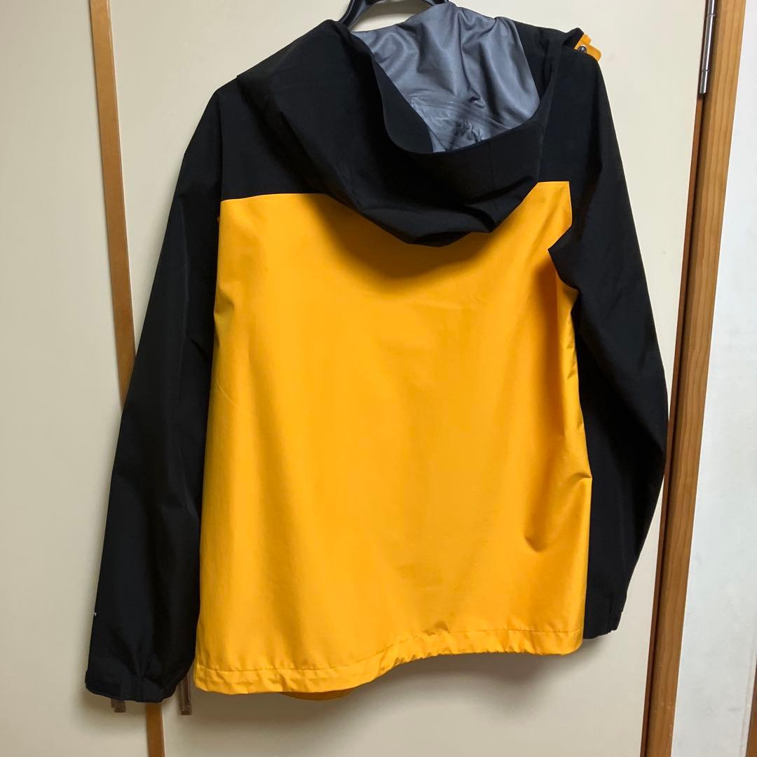 し*た様 THE NORTH FACE マウンテンパーカー 黒/黄