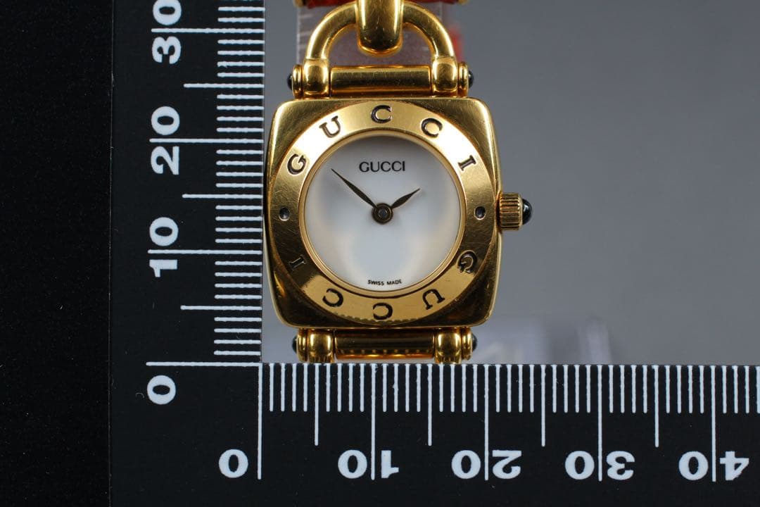 稼働 グッチ 6300L ホワイト クオーツ レディース 腕時計