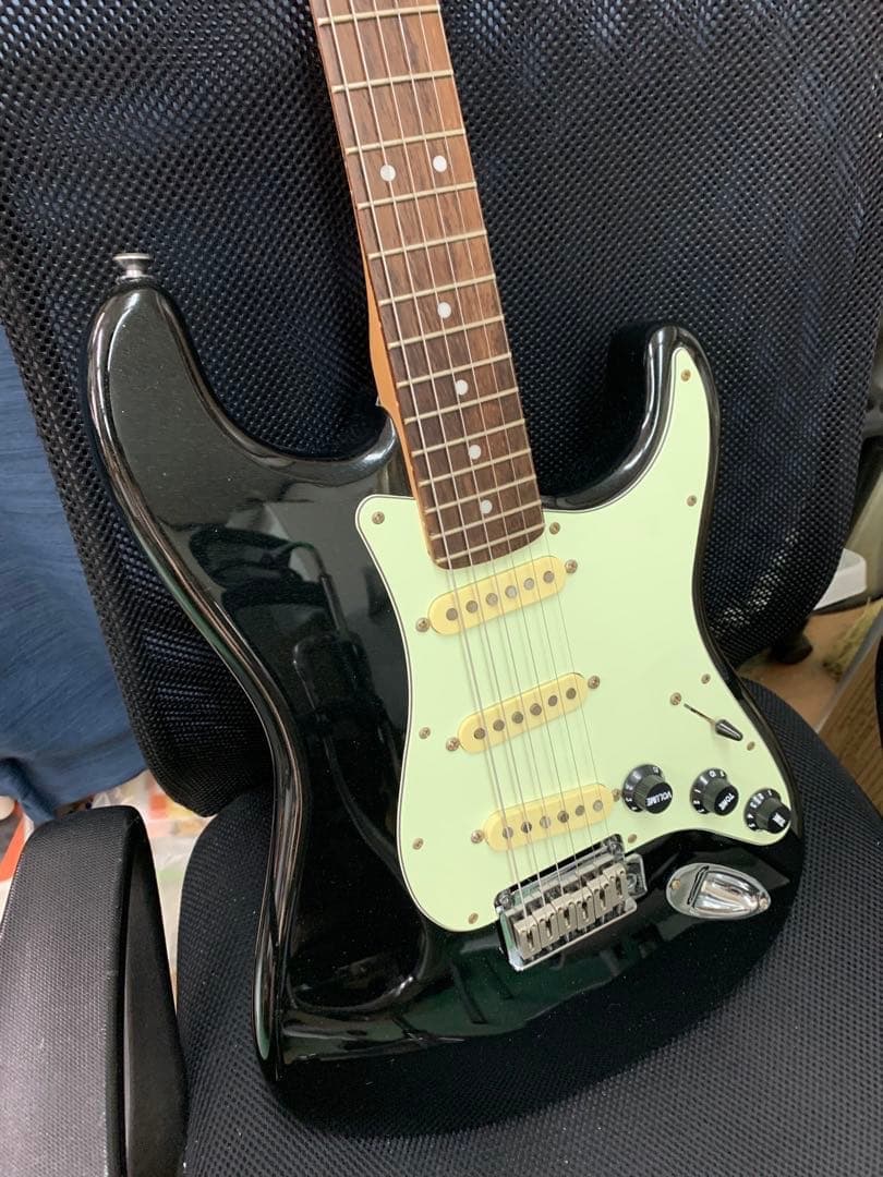 Squier ストラト Stratocaster スクワイヤー フェンダー