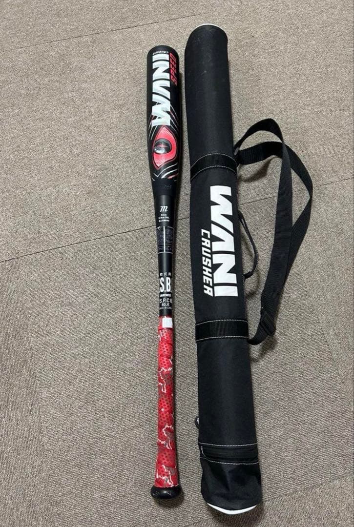 ワニクラッシャー　８４センチ 軟式バット 赤色デザイン バットケース付き