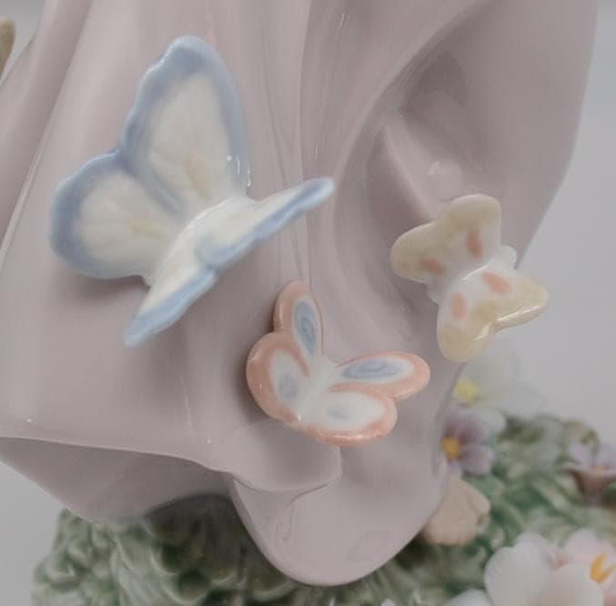 チョウの妖精　＃6875　★リヤドロ　スペイン　ポーセリン　光沢仕上げ　リタイヤ