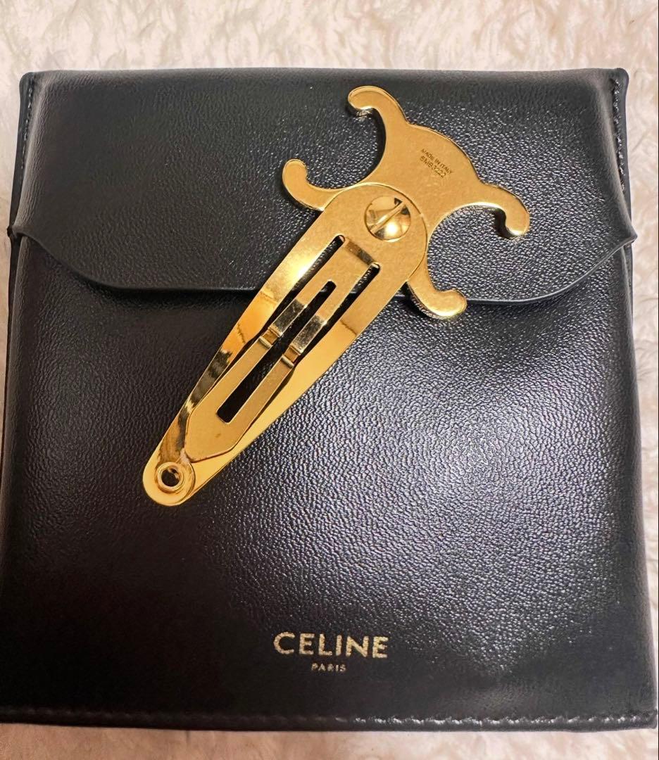 CELINE ゴールドヘアクリップ付きケース