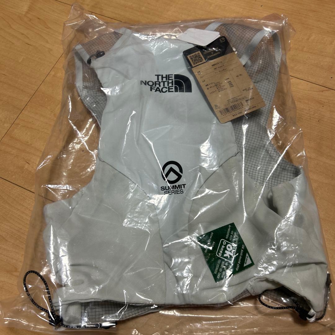 新品未使用 ノースフェイス ヒューム6 サイズM FUME6