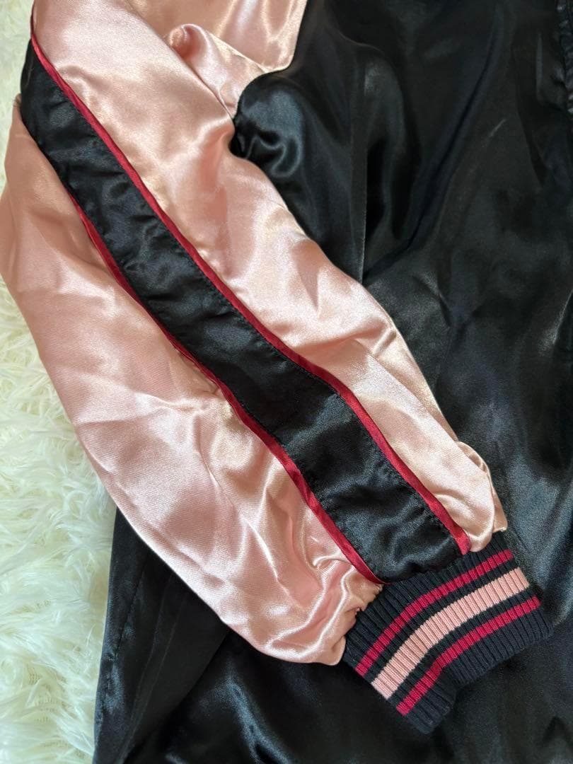 刺繍 サテン スカジャン ブラック ピンク 金魚 リバーシブル 花旅楽団 XL