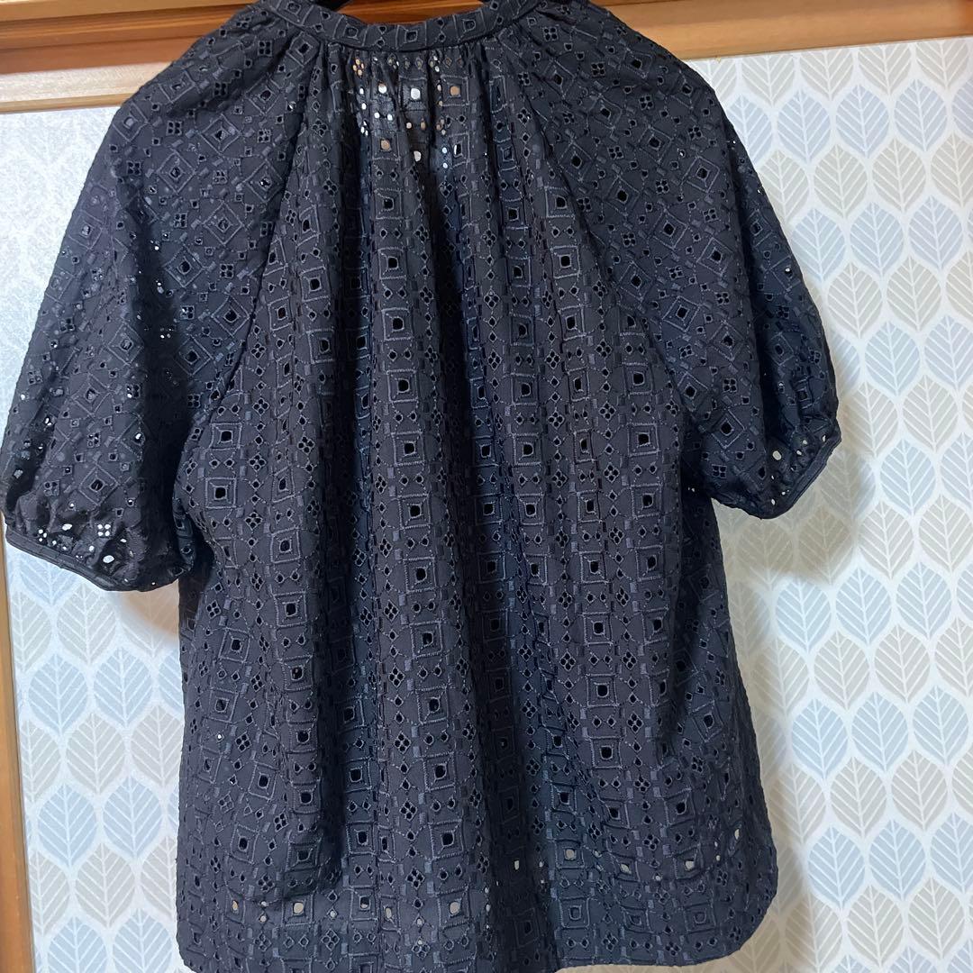 TOMORROWLAND ブラック刺繍シャツ