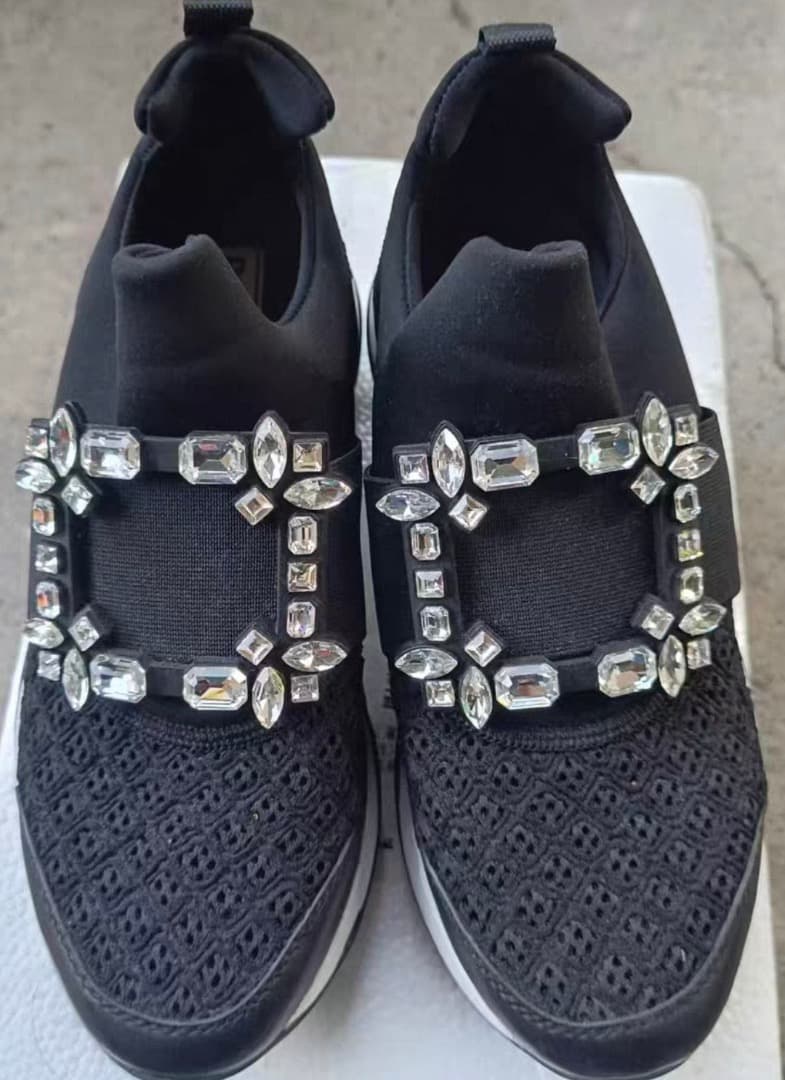 ROGERVIVIER ビジュー付き ブラックスニーカー