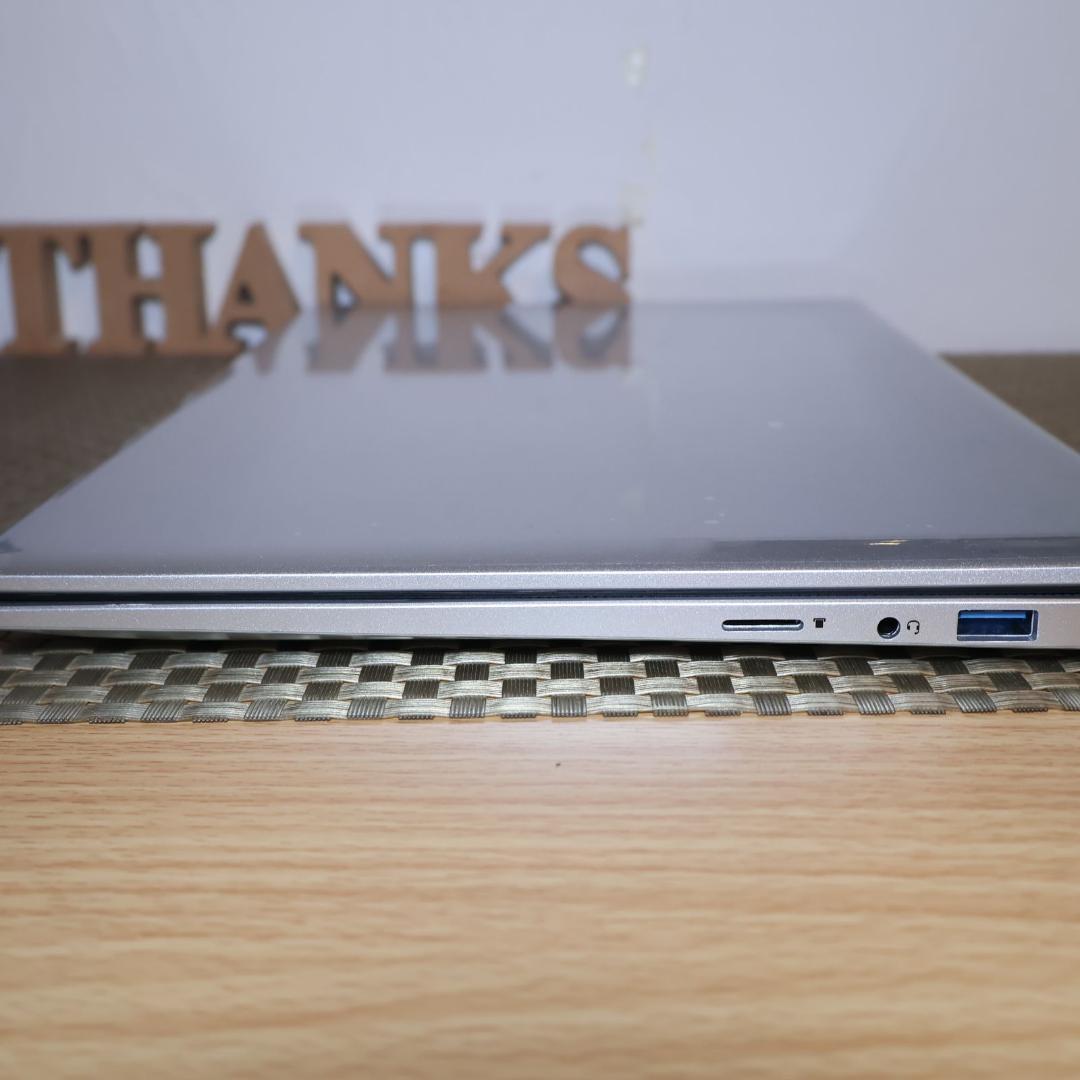 ほぼ新品！Win11公式対応！高年式2025！メモリ8/高速SSD/無線/カメラ