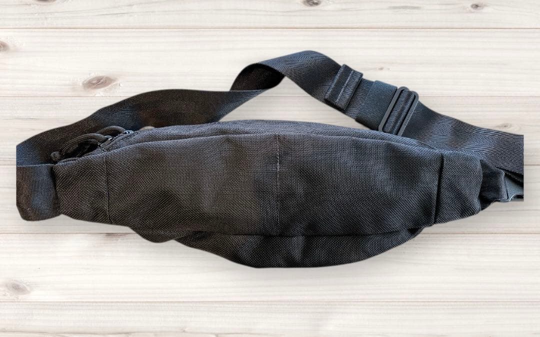 【美品】BRIEFING ボディバッグ