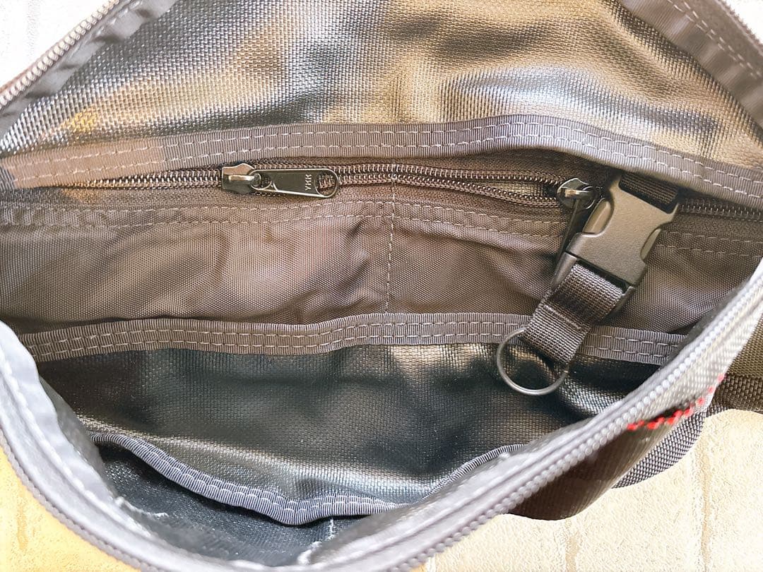 【美品】BRIEFING ボディバッグ