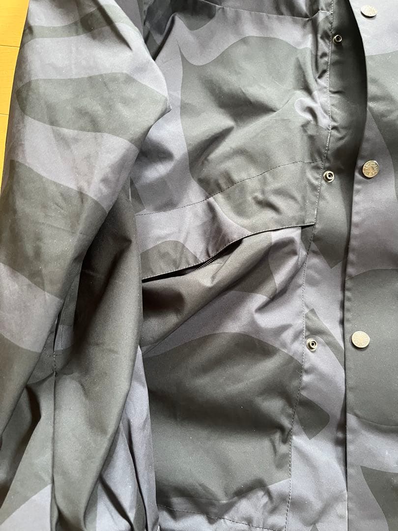 the north face kaws マウンテンジャケット