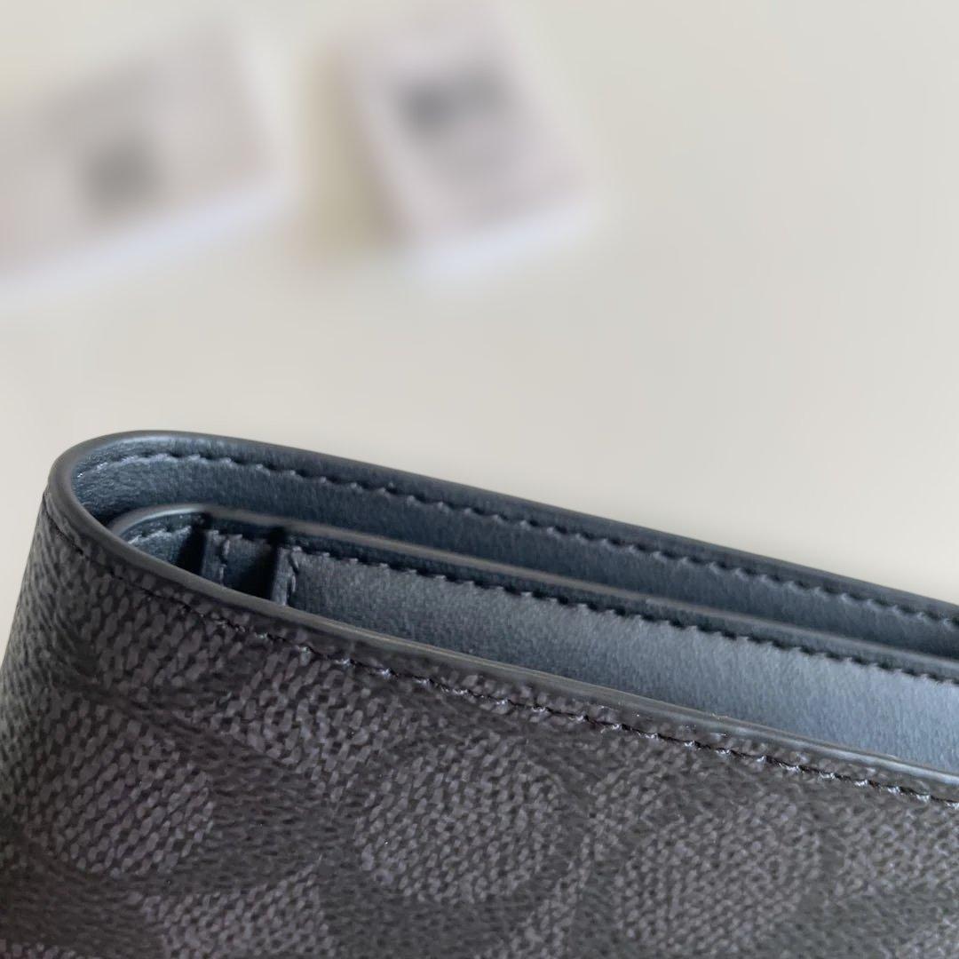 新品未使用　定価49,500円　COACH 財布 チャコール/ブラック