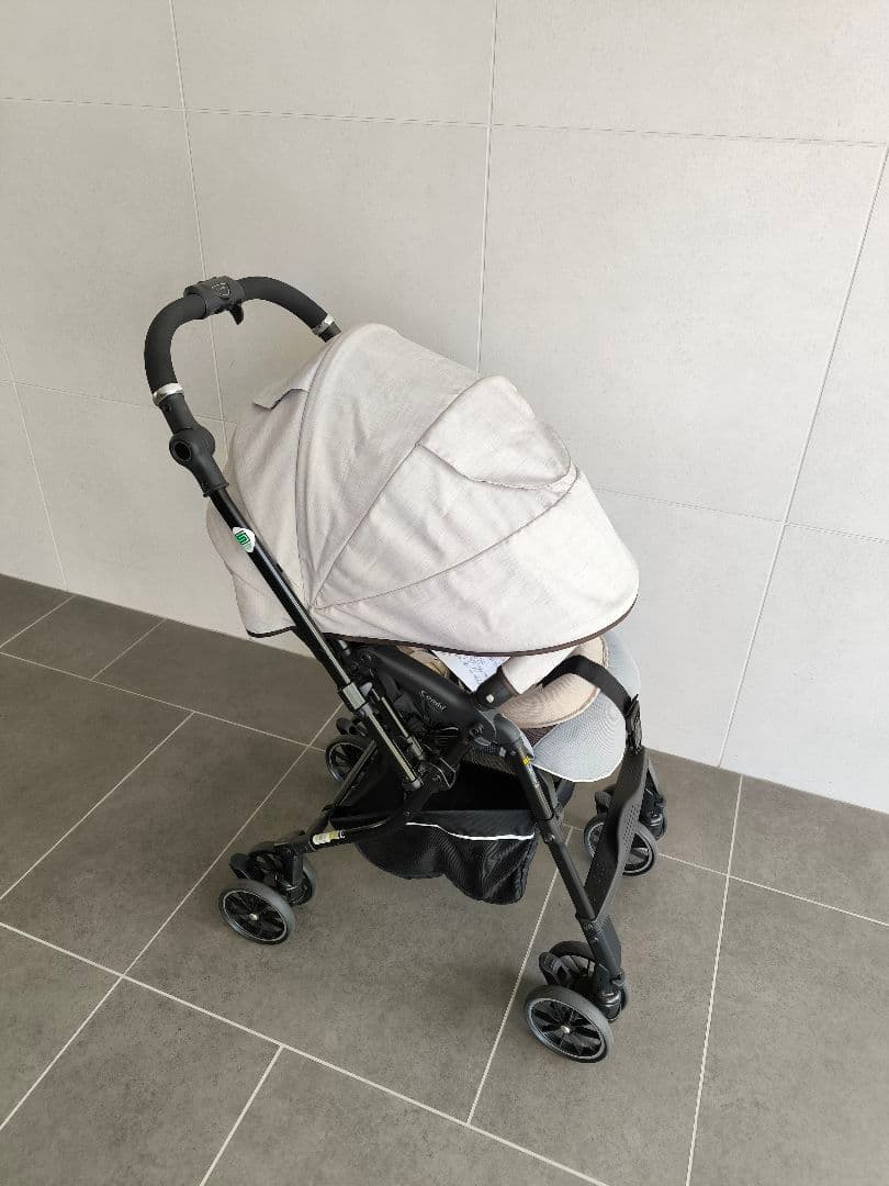 【限定色】コンビ メチャカルハンディ オート4キャス compact