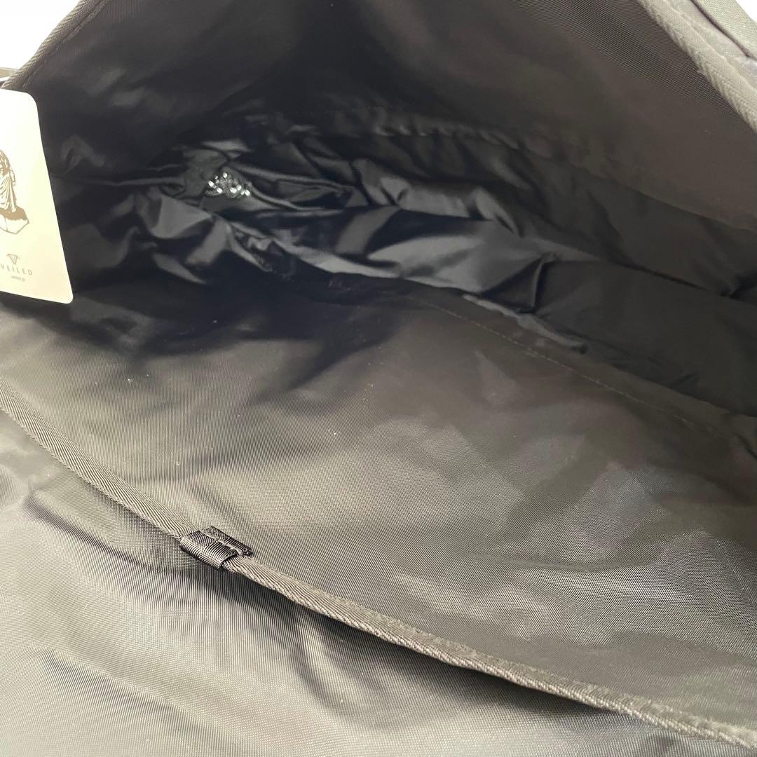 VEILED Faceless メッセンジャーバッグ ブラック フラップ付き