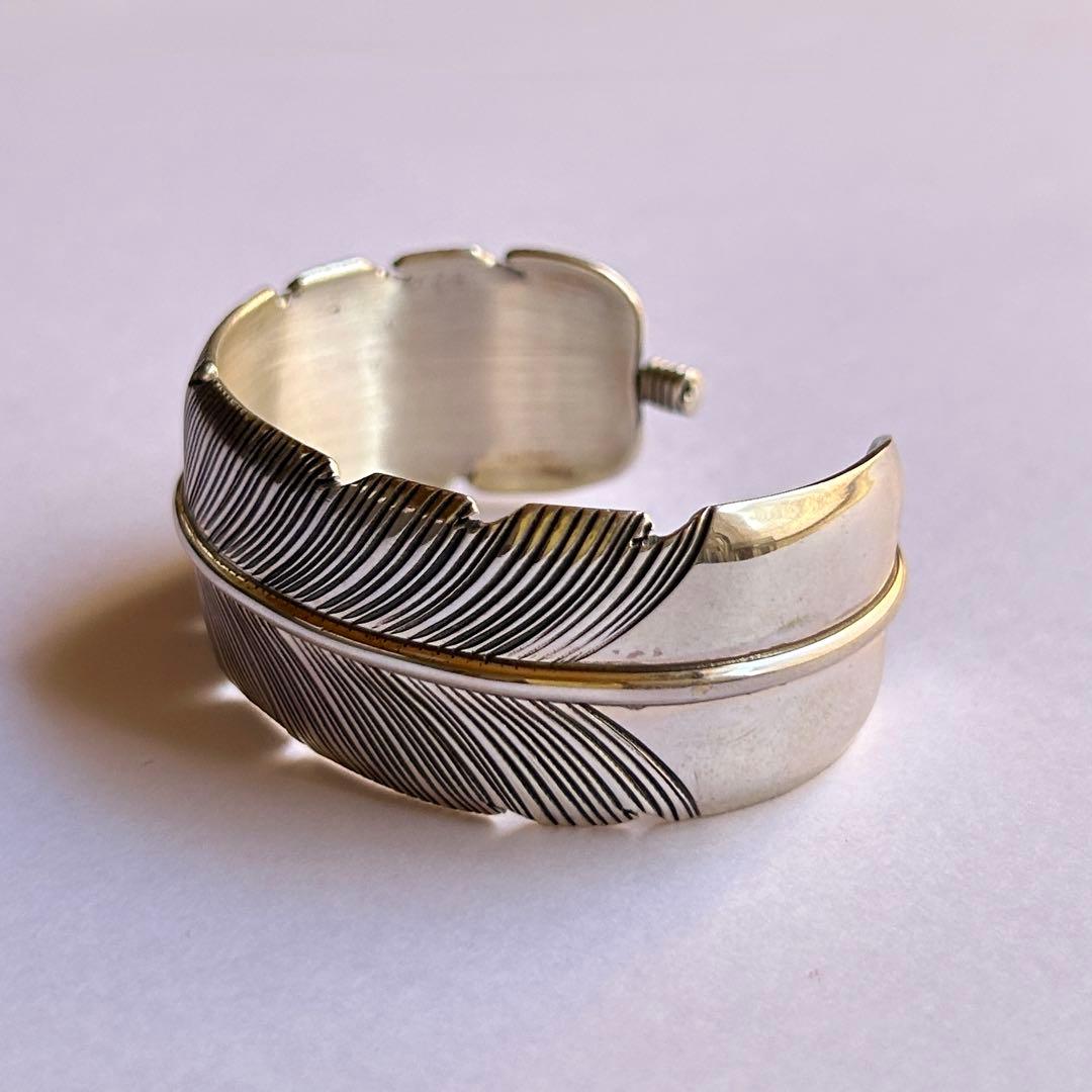 ナバホ族 ハーヴィーメイス フェザーバングル