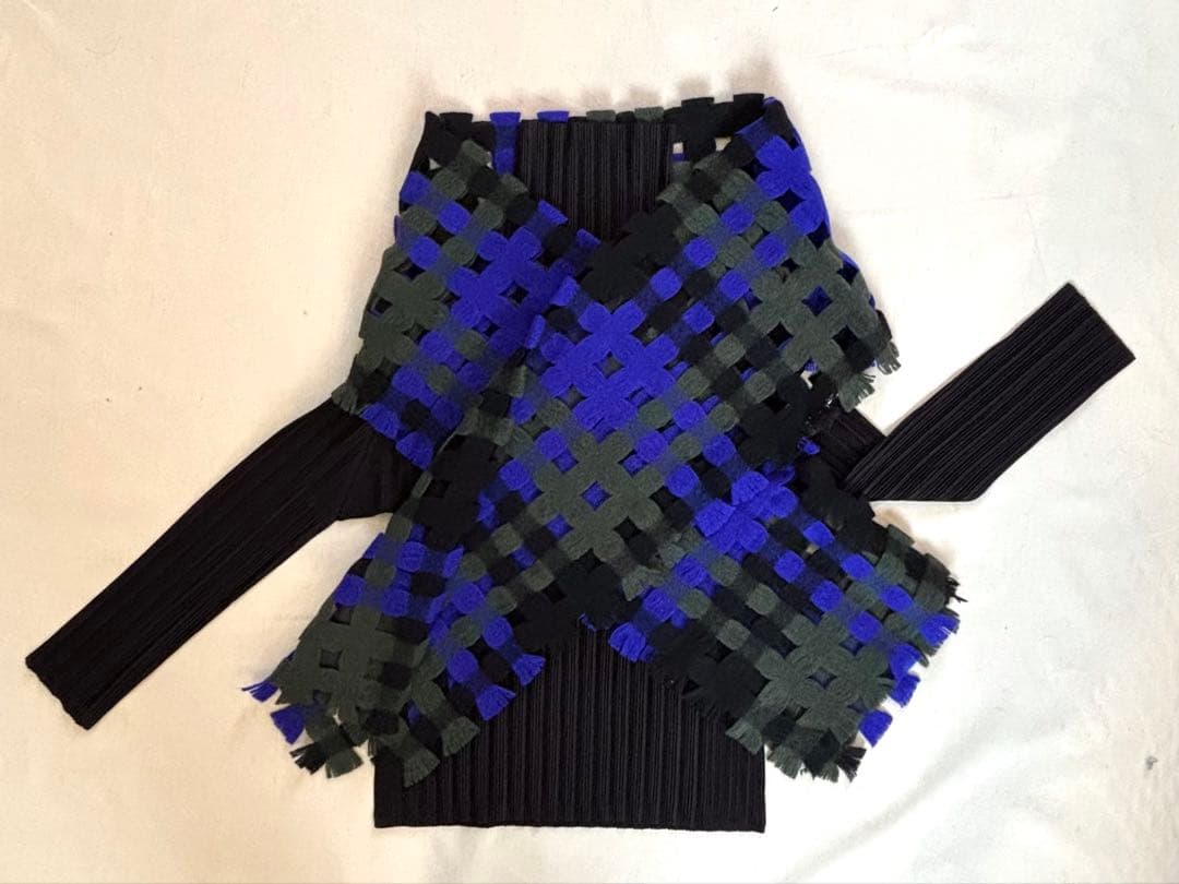 PLEATS PLEASE ISSEY MIYAKE ウール　ストール