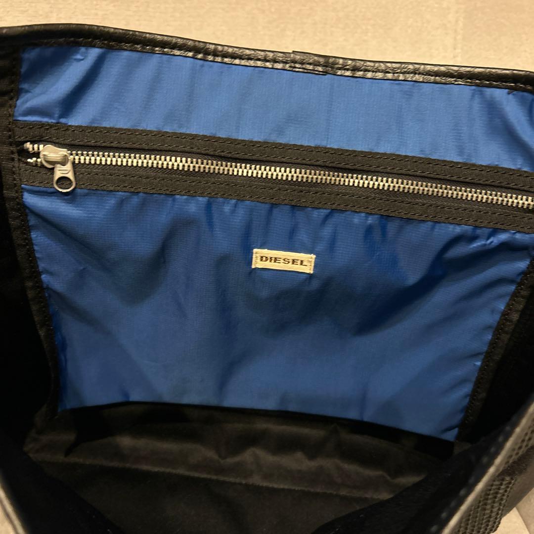 【超美品】DIESEL ディーゼル レザーメッセンジャーバッグ メタルロゴ 古着