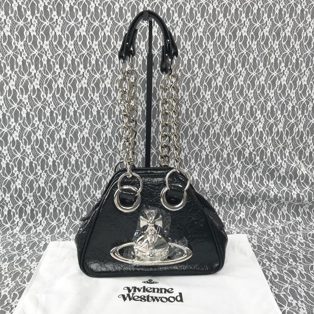 赤い水玉模様の鉢と受け皿