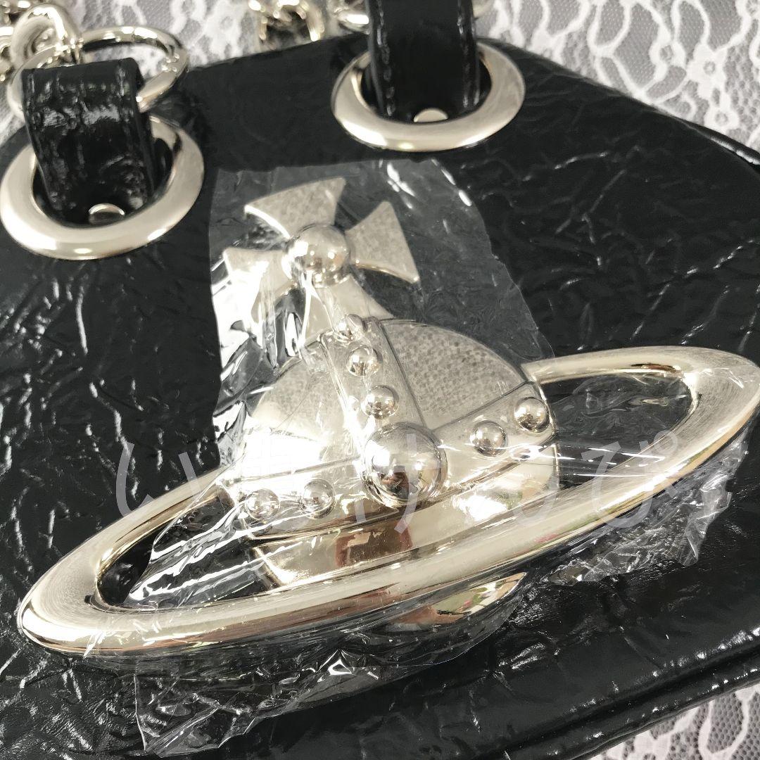 赤い水玉模様の鉢と受け皿