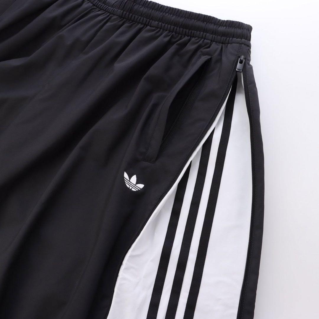 adidas トラックパンツ ブラック/ホワイト