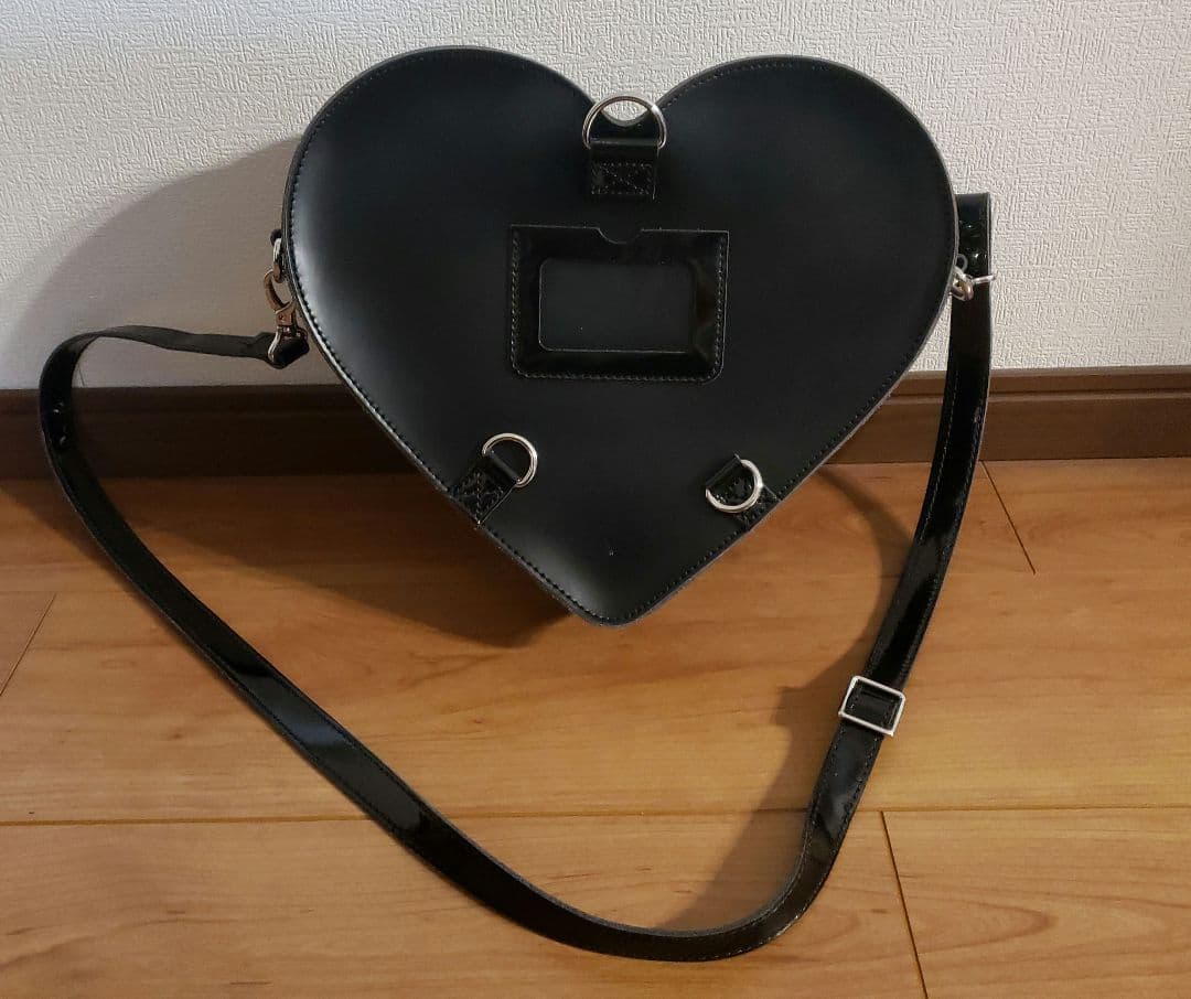 Dr.Martens ハート型黒バックパック