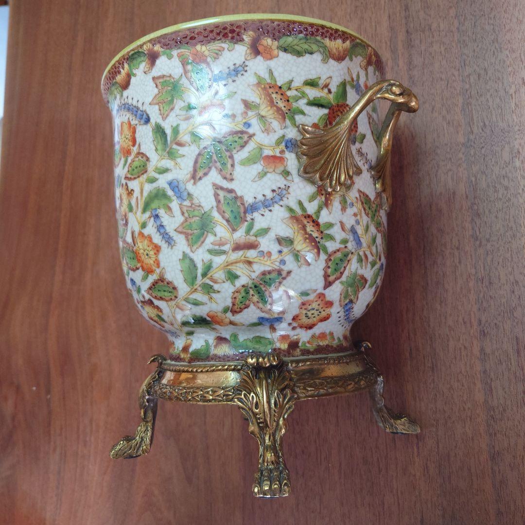 花柄陶器花器 金属脚付き 中型