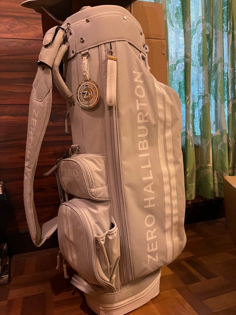 ZERO HALLIBURTON 軽量キャディバッグ ライトグレー