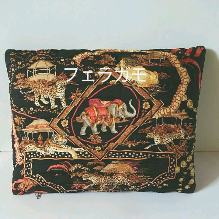 Salvatore Ferragamo サルヴァトーレフェラガモ クッション