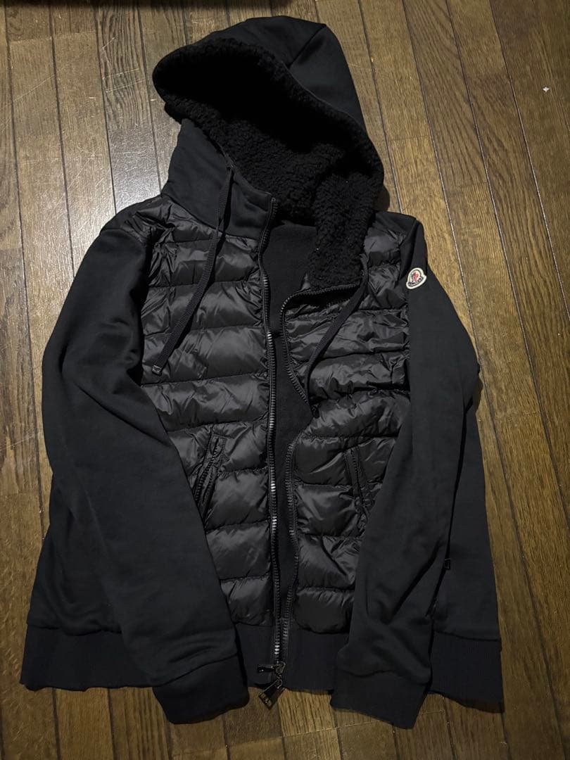 モンクレール ブラック フード付き アウター