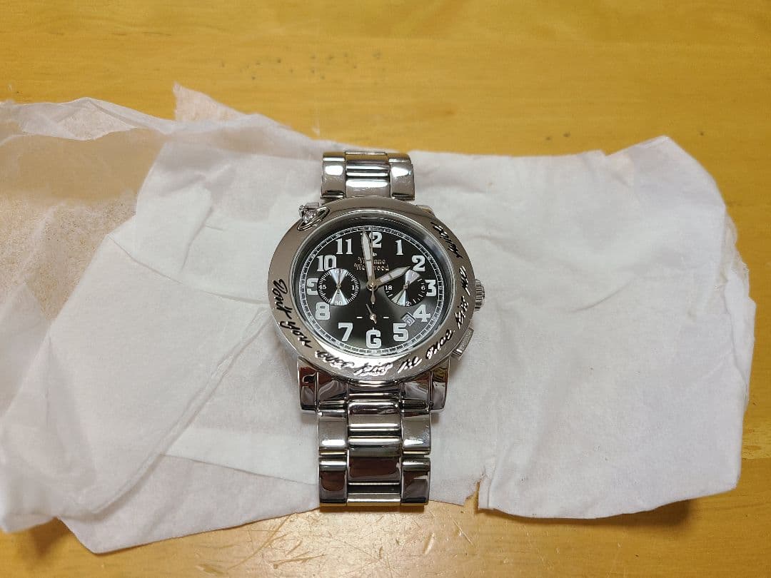 Vivienne Westwood の腕時計です(レディース用)