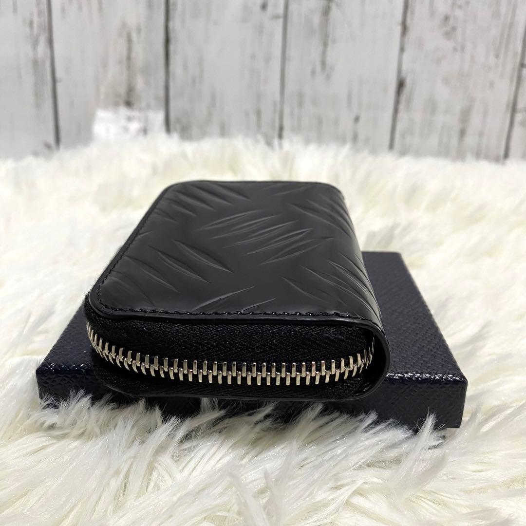 極美品✨PRADA ケース ブラッシュドレザー 黒 ロゴ箔押し 現行近