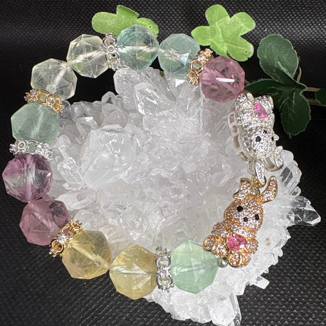 ＊いちごウサギ様お取置き　／ キャンディフローライト　ブレスレット♪