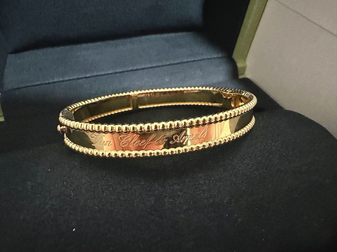 Van Cleef & Arpels ペルレシニアチュールブレスレット 18K