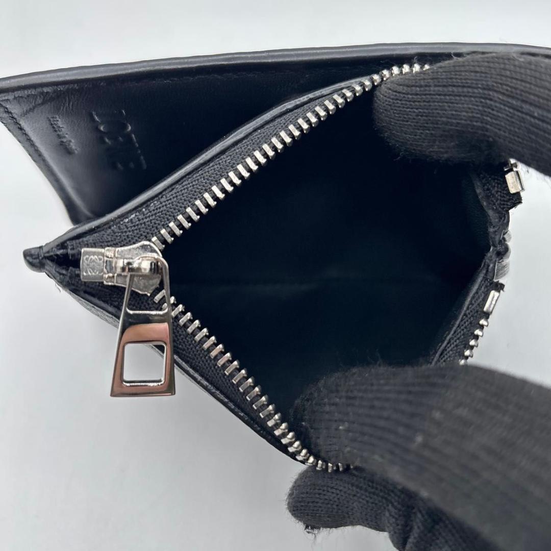 人気 ロエベ コンパクトウォレット 二つ折り財布 黒 レザー アナグラム