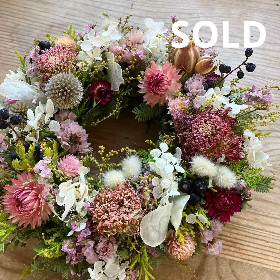 感謝価格！オーレアミモザの蕾とピンクのお花のリース　ひな祭り　春　紫陽花