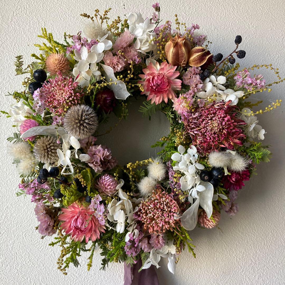 感謝価格！オーレアミモザの蕾とピンクのお花のリース　ひな祭り　春　紫陽花